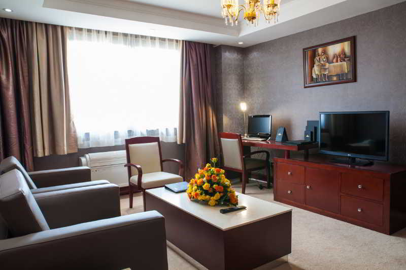 Grand Legacy Hotel Кигали Экстерьер фото