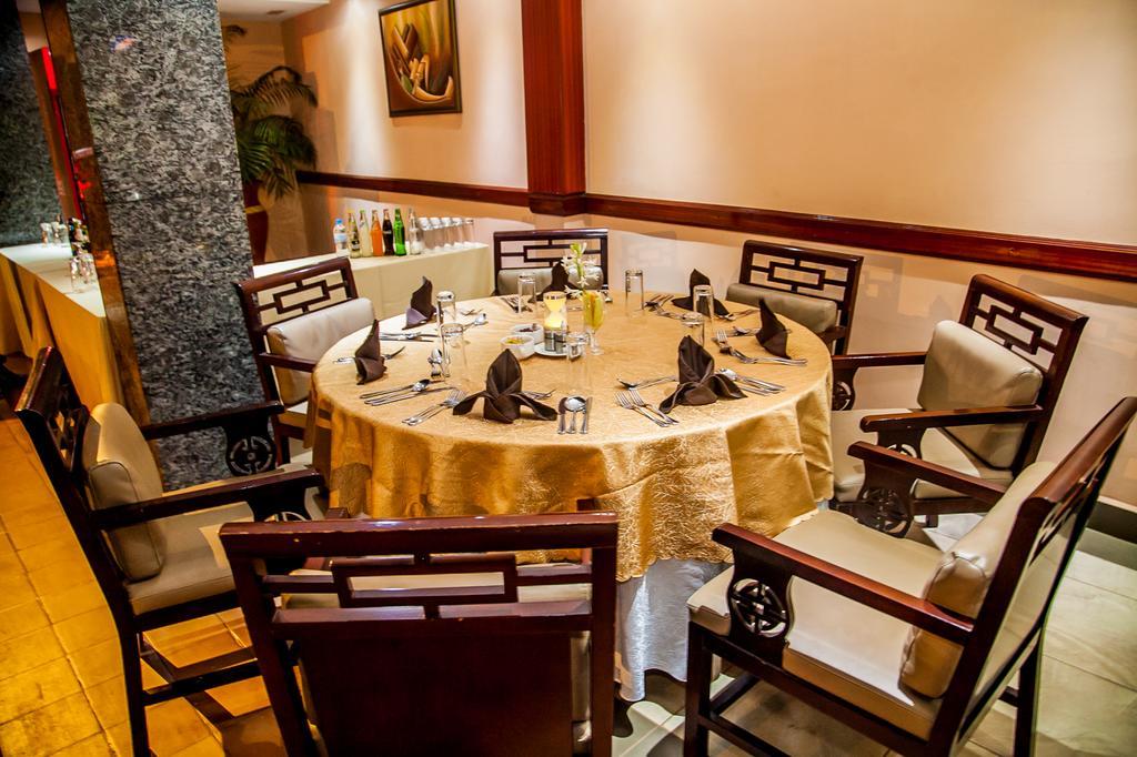 Grand Legacy Hotel Кигали Экстерьер фото