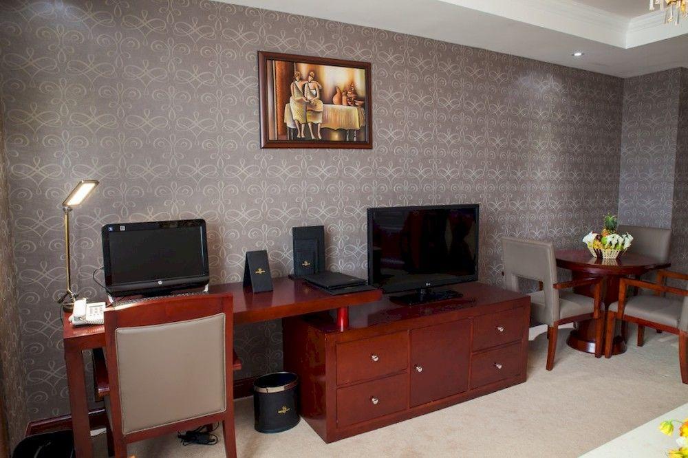 Grand Legacy Hotel Кигали Экстерьер фото