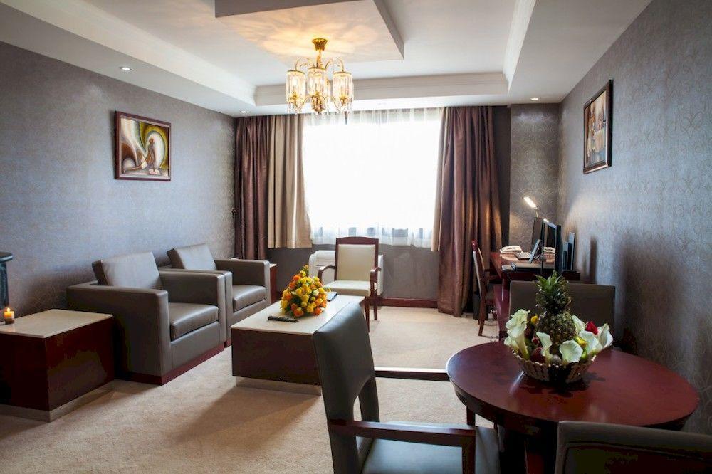 Grand Legacy Hotel Кигали Экстерьер фото