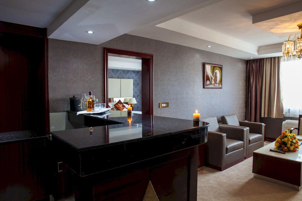 Grand Legacy Hotel Кигали Экстерьер фото