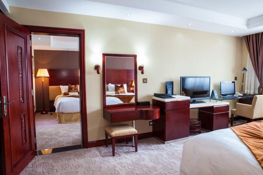 Grand Legacy Hotel Кигали Экстерьер фото