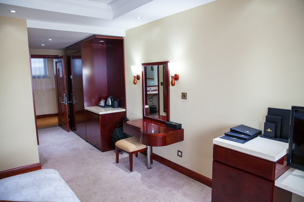 Grand Legacy Hotel Кигали Экстерьер фото