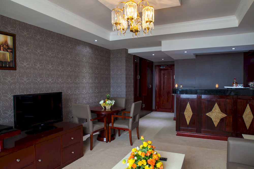 Grand Legacy Hotel Кигали Экстерьер фото