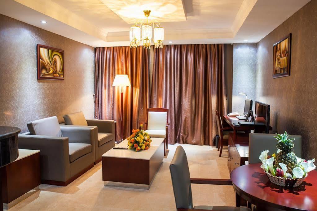 Grand Legacy Hotel Кигали Экстерьер фото