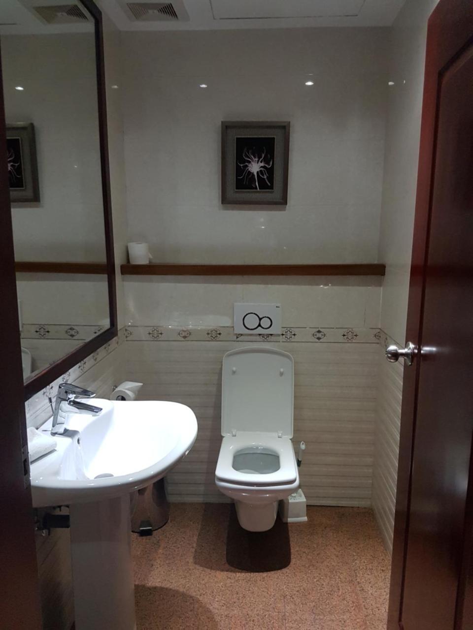 Grand Legacy Hotel Кигали Экстерьер фото